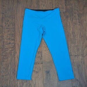 Lululemon Reversible Wunder Under Crops Pants 6 blue Black